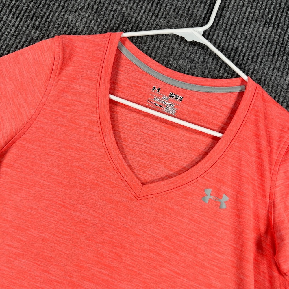Under Armour Short Sleeve Shirt Womens Medium Coral V Neck Heatgear Loose Active